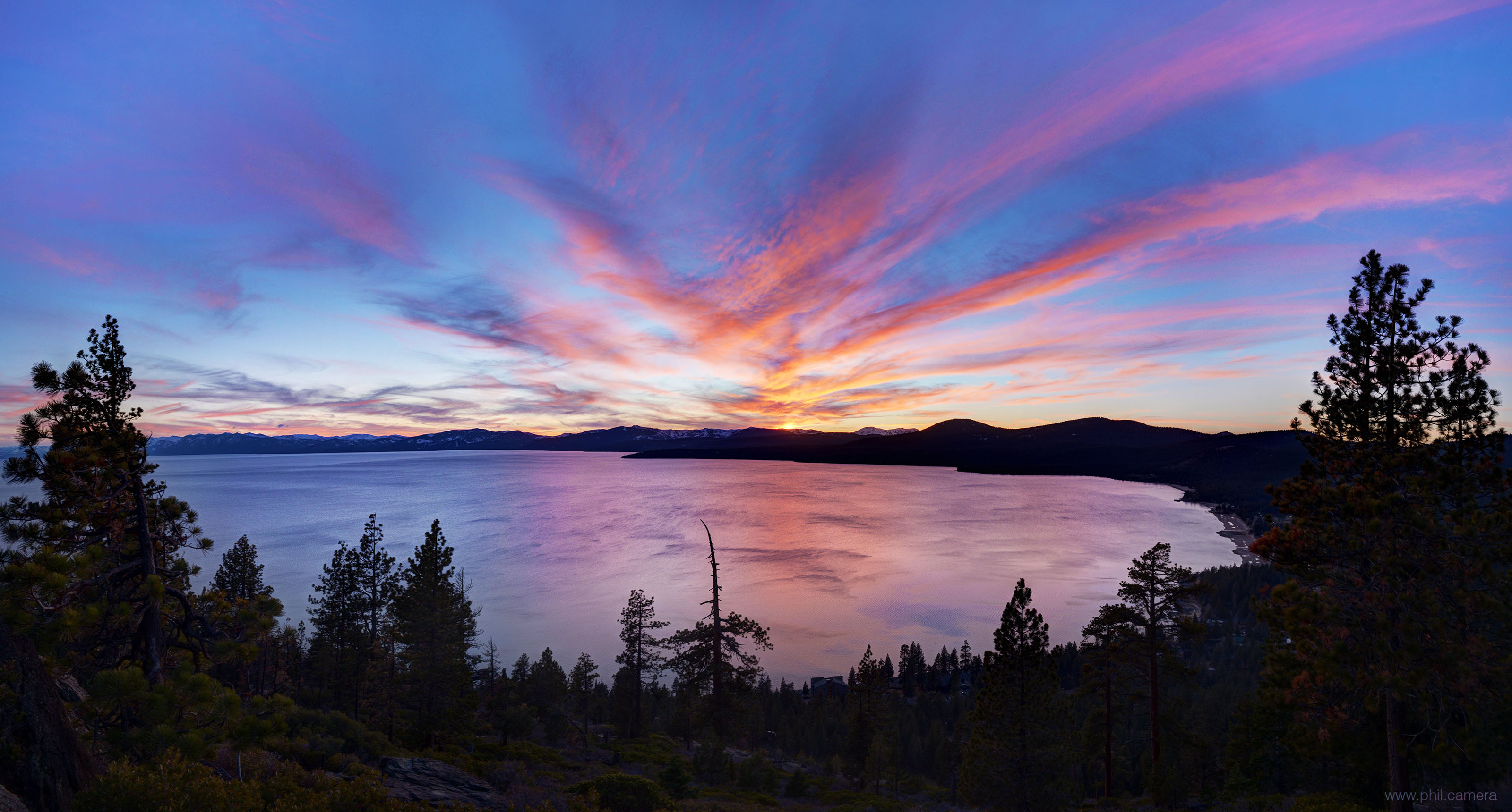 Sunset over North Lake Tahoe / King